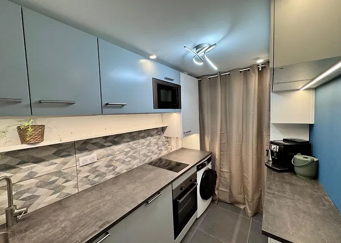 En Face Du Parc * Ομπερναί